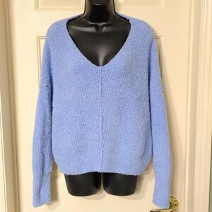 Sincerely Jules Women’s Blue V-Neck Textured Sweater Size M Soft Cozy Pullover